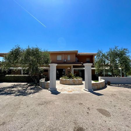 Hotel Marina Badesi Exterior photo