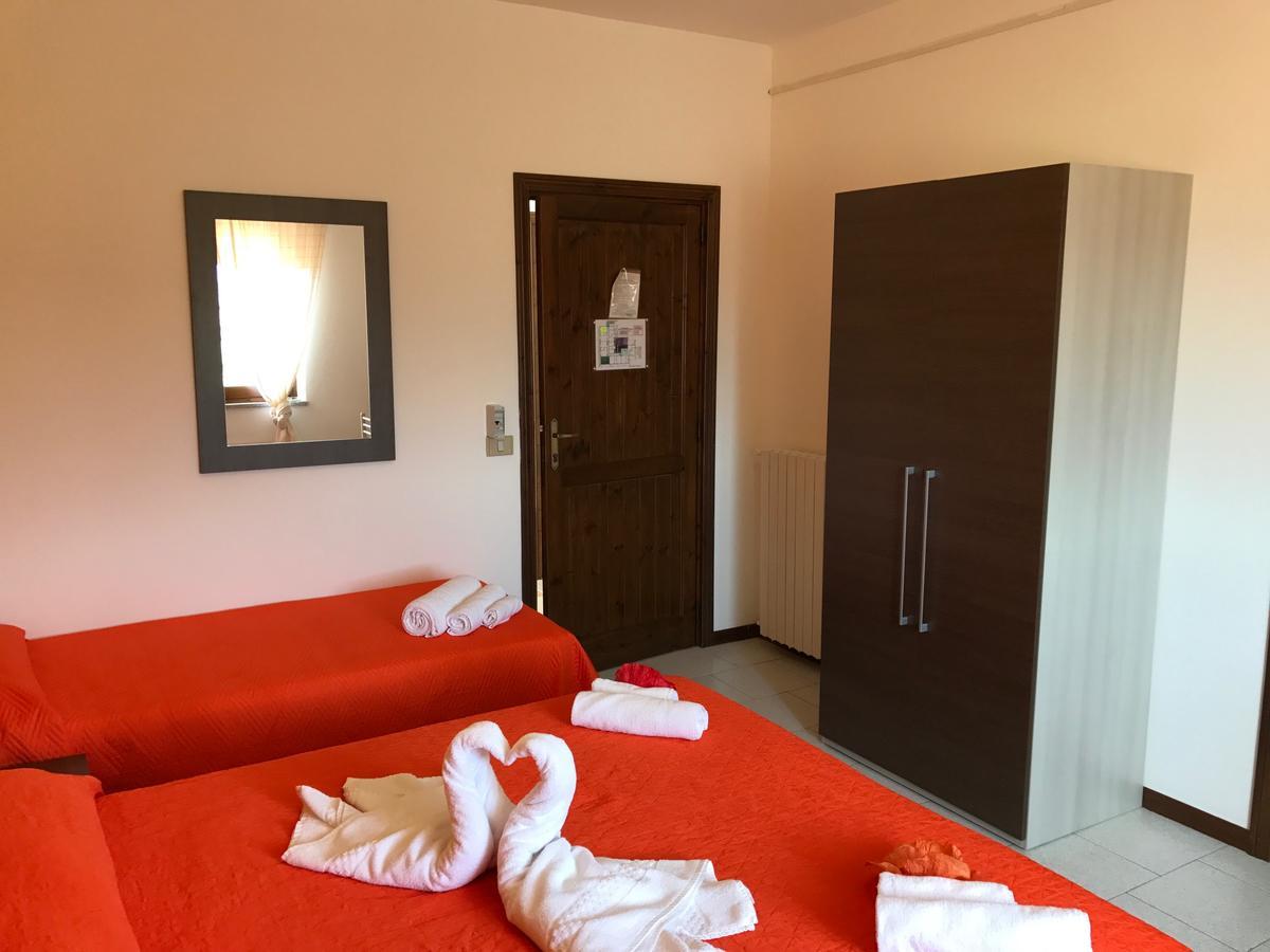 Hotel Marina Badesi Exterior photo